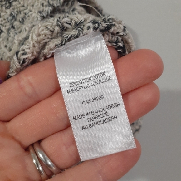 Cleo Knit Coastal V Neck Tank - Picture 4 of 8